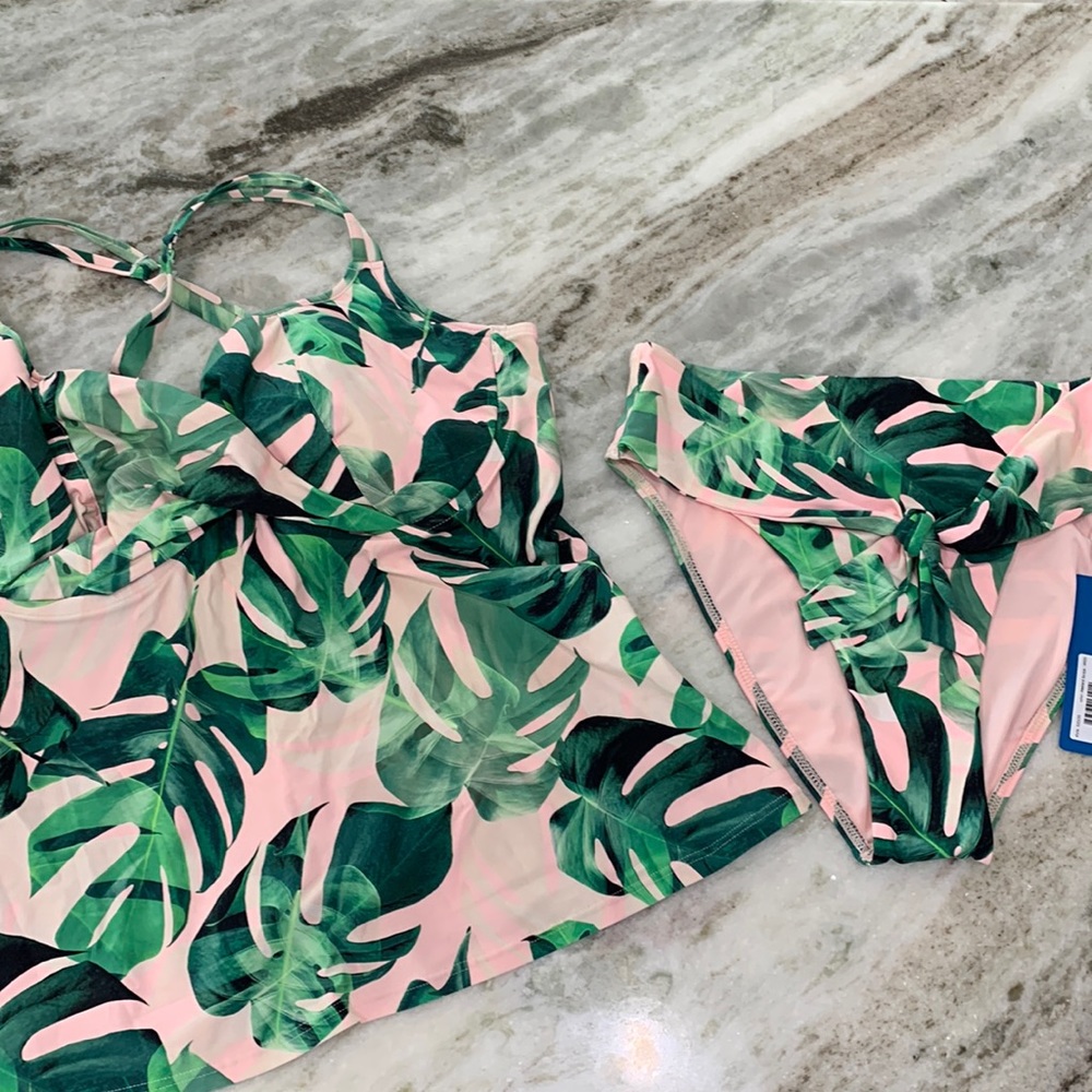 Birdsong Tankini Tropical Leaves Print. 34H top / M bottom